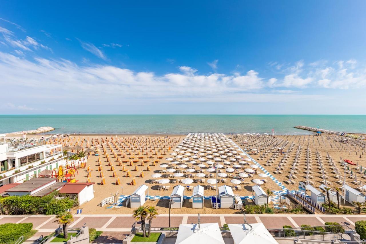 Hotel Nettuno Caorle Bagian luar foto