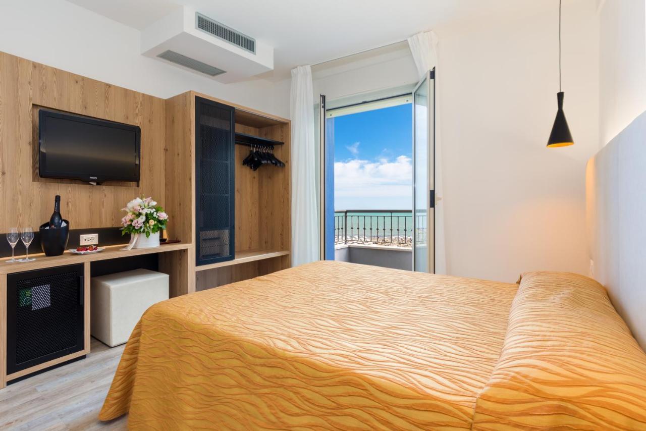 Hotel Nettuno Caorle Bagian luar foto