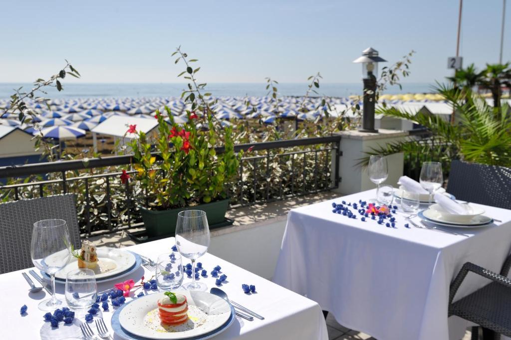 Hotel Nettuno Caorle Bagian luar foto