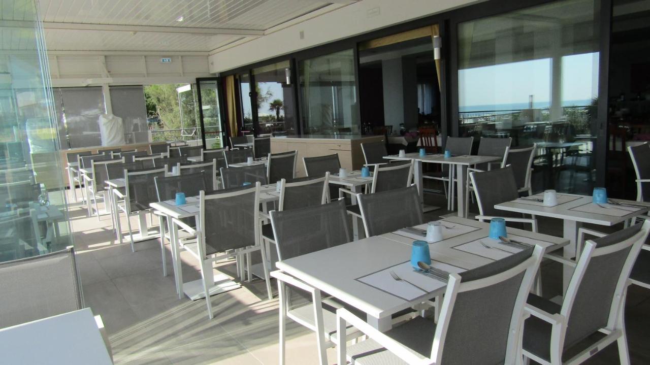 Hotel Nettuno Caorle Bagian luar foto