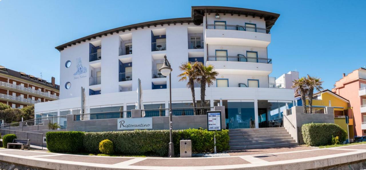 Hotel Nettuno Caorle Bagian luar foto