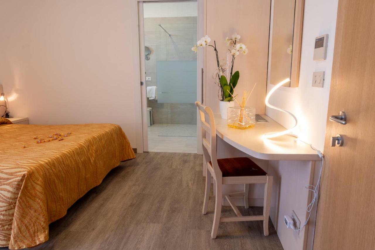 Hotel Nettuno Caorle Bagian luar foto