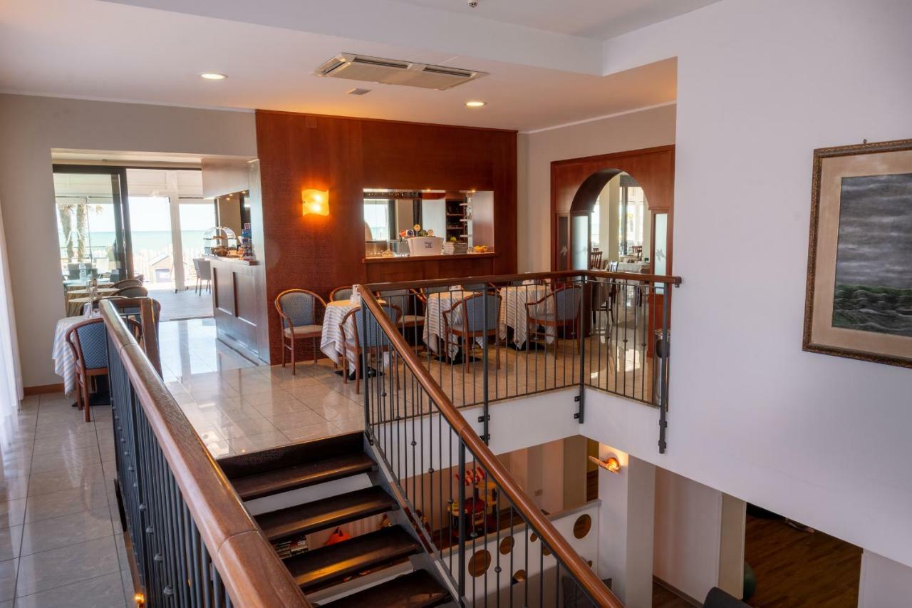 Hotel Nettuno Caorle Bagian luar foto